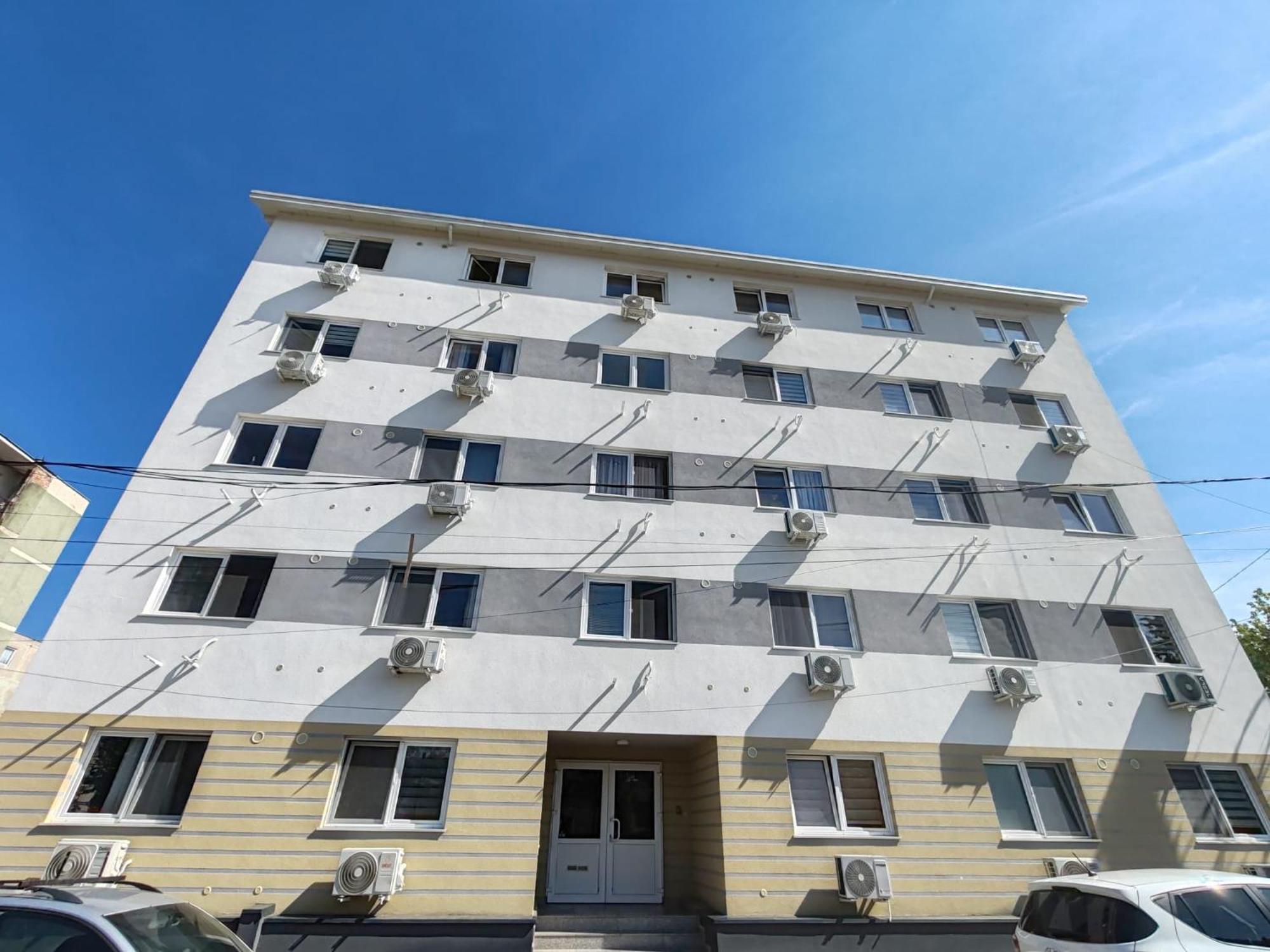 Nicolle Studio 2 Pitesti Exterior photo