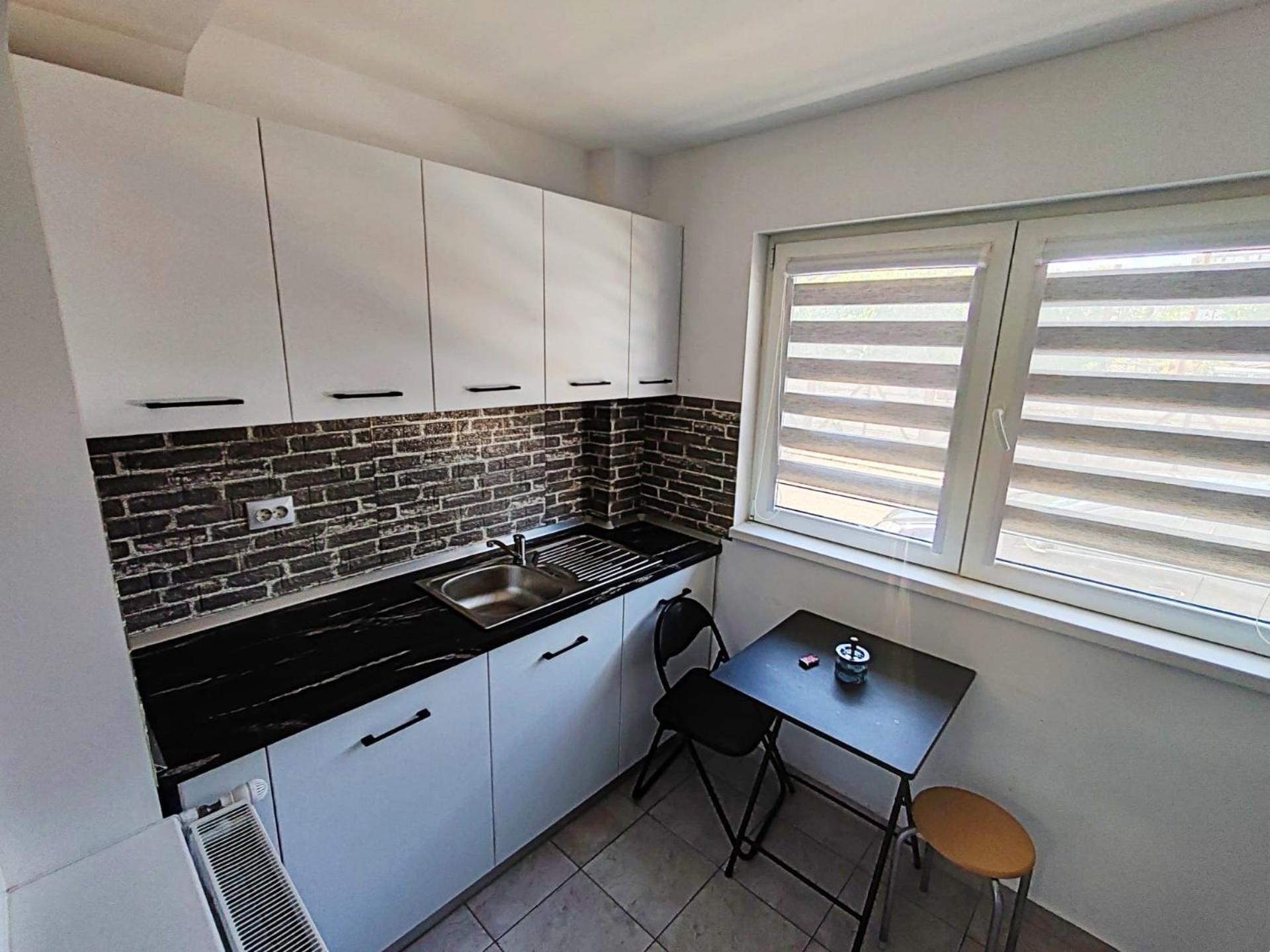 Nicolle Studio 2 Pitesti Exterior photo